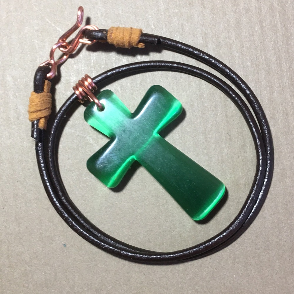 Stunning16” Green Cat Eye Leather Choker Necklace